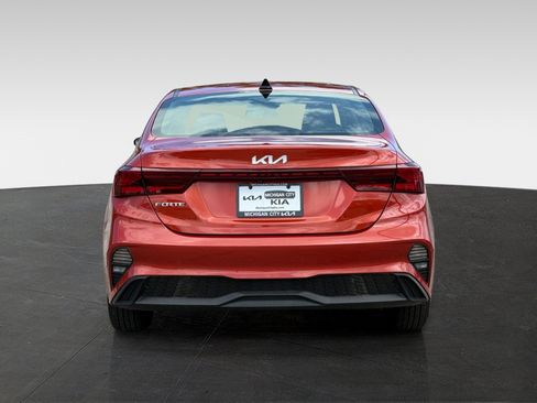 Used 2023 Kia Forte LXS w/ LXS Technology Package FWD image 6