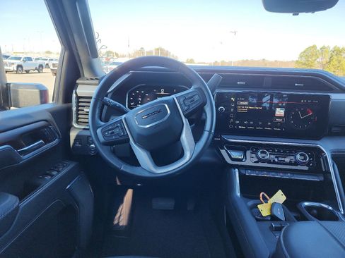 Used 2024 GMC Sierra 3500 Denali w/ Denali Reserve Package image 17