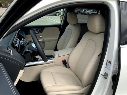 New 2025 Mercedes-Benz GLA 250 GLA 250 image 11