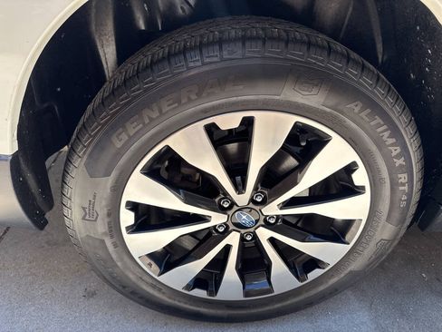 Used 2017 Subaru Outback 3.6R Limited AWD/4WD image 24