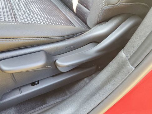 New 2026 Chevrolet Trax LT image 21