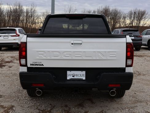 New 2026 Honda Ridgeline Black Edition image 3