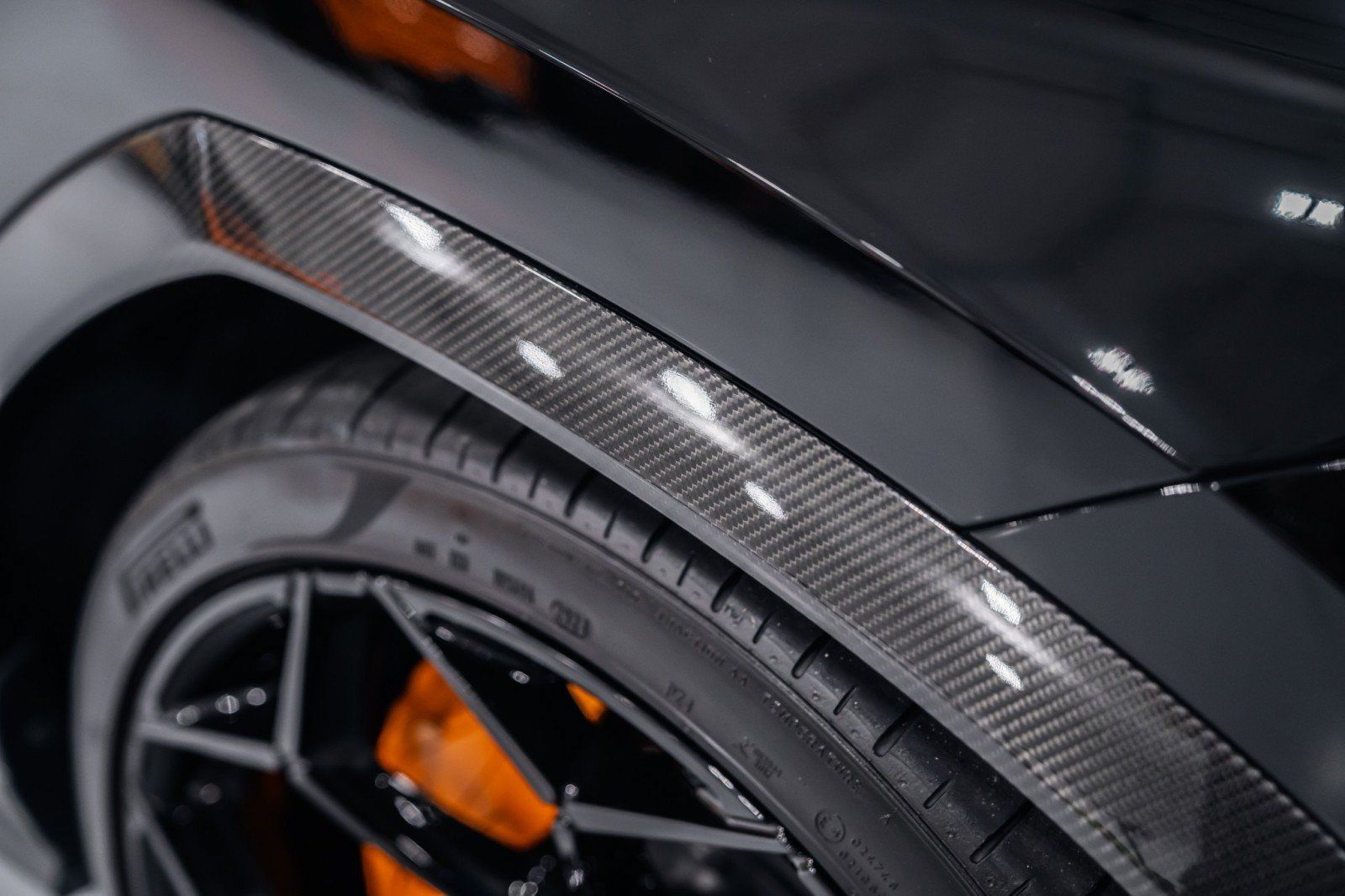 Used 2024 Lamborghini Urus Performante AWD/4WD image 37