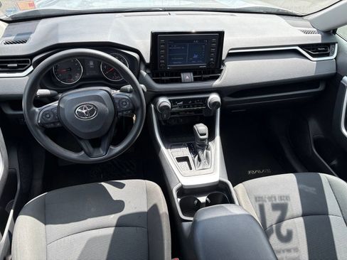 Used 2021 Toyota RAV4 LE FWD image 13