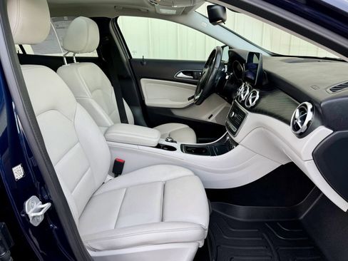 Used 2018 Mercedes-Benz GLA 250 4MATIC image 33