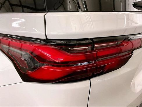 Used 2022 Chevrolet Traverse LT AWD/4WD image 29