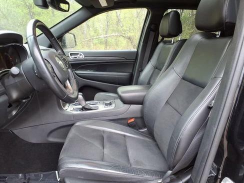 Used 2022 Jeep Grand Cherokee Laredo X AWD/4WD image 10