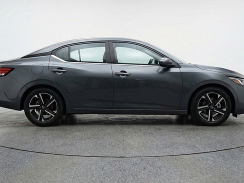 Used 2025 Nissan Sentra SV FWD image 11
