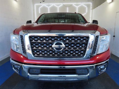 Used 2017 Nissan Titan SV image 2