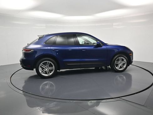 Certified 2024 Porsche Macan AWD/4WD image 38