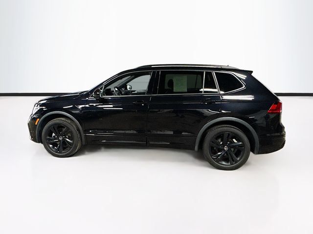 Used 2024 Volkswagen Tiguan SE R-Line AWD/4WD image 4