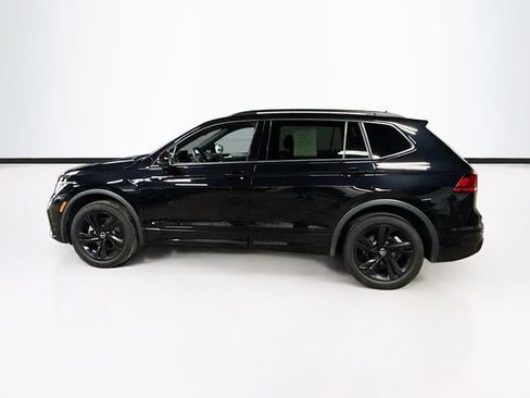 Used 2024 Volkswagen Tiguan SE R-Line AWD/4WD image 4