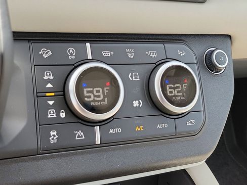 Used 2024 Land Rover Defender 130 S image 25