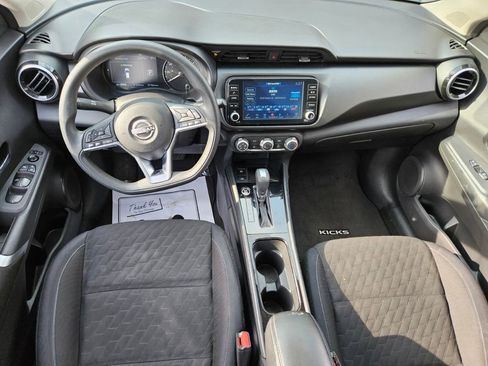 Used 2024 Nissan Kicks SV image 9