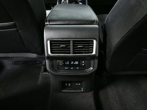 Certified 2024 Volkswagen Atlas SE w/ Panoramic Sunroof Package image 18