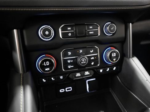 Used 2023 Chevrolet Tahoe Premier w/ Advanced Technology Package AWD/4WD image 21