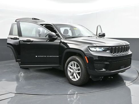 Used 2024 Jeep Grand Cherokee Laredo X AWD/4WD image 55