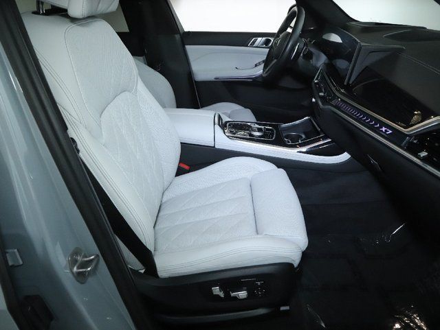 Used 2024 BMW X7 xDrive40i w/ Executive Package AWD/4WD image 40