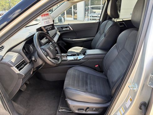 Used 2025 Mitsubishi Outlander SE AWD/4WD image 16