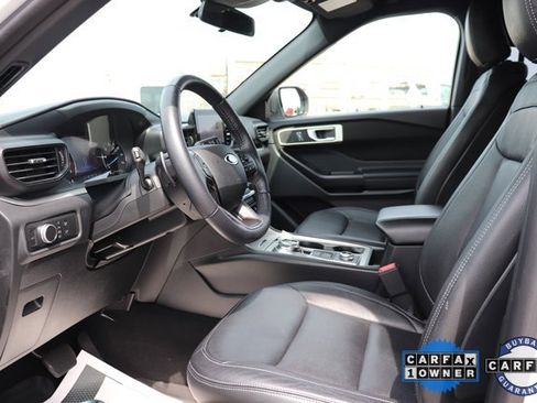 Used 2020 Ford Explorer XLT w/ Comfort Package image 4