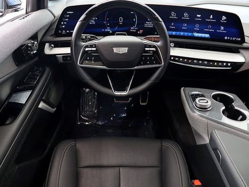 Used 2025 Cadillac Optiq Luxury 2 w/ LPO, Floor Liner Package AWD/4WD image 14