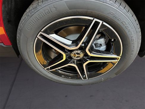 New 2026 Mercedes-Benz GLB 250 4MATIC image 9