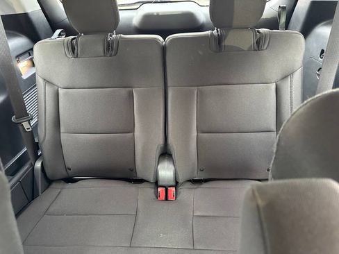 Used 2024 Ford Explorer XLT AWD/4WD image 19