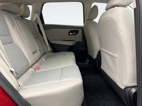 Used 2023 Nissan Rogue SV AWD/4WD image 17