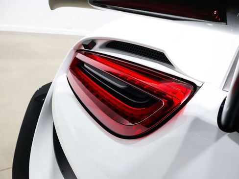 Used 2015 Porsche 918 Spyder image 97