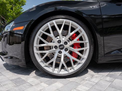 Used 2017 Audi R8 V10 AWD/4WD image 12