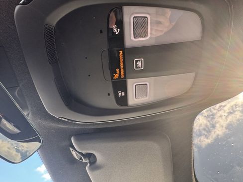 Used 2022 Volvo C40 P8 Recharge Ultimate image 23