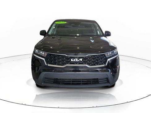 Used 2023 Kia Sorento LX FWD image 2