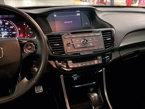 Used 2017 Honda Accord Sport image 6