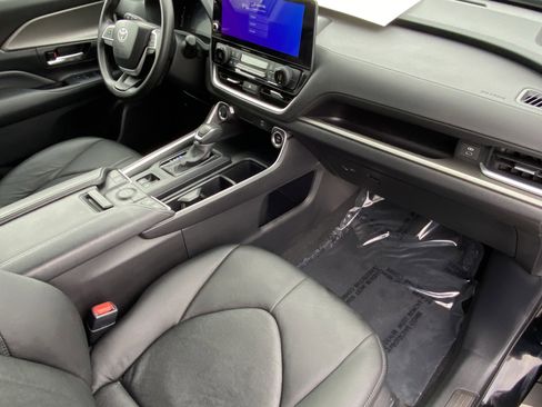 Certified 2025 Toyota Grand Highlander AWD Hybrid image 9