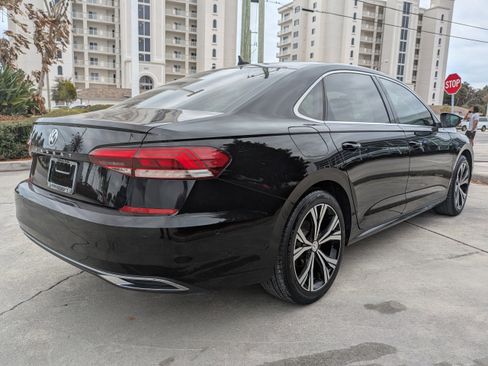 Used 2020 Volkswagen Passat 2.0T SEL image 4