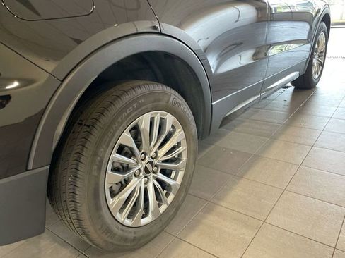 Used 2024 Cadillac XT4 Premium Luxury w/ Technology Package FWD image 14