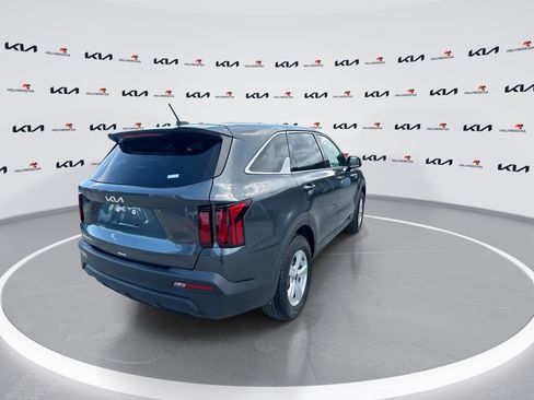 Used 2023 Kia Sorento LX FWD image 8