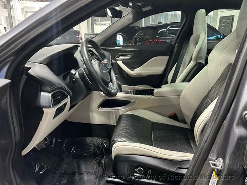 Used 2020 Jaguar F-PACE SVR image 15