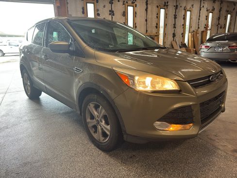 Used 2014 Ford Escape SE FWD image 2