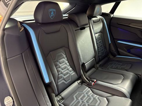 Used 2025 Lamborghini Urus SE image 70