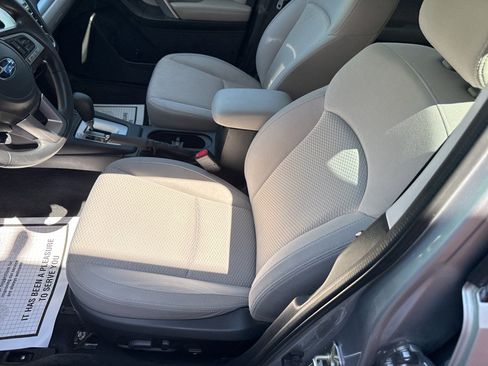 Used 2018 Subaru Forester 2.5i Premium AWD/4WD image 17