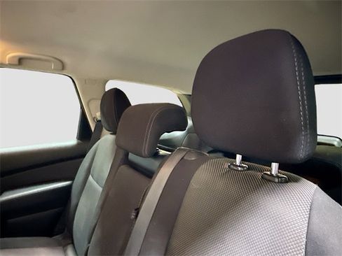 Used 2020 Nissan Pathfinder SV image 20