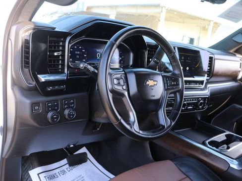 Used 2024 Chevrolet Silverado 2500 High Country w/ Technology Package AWD/4WD image 15