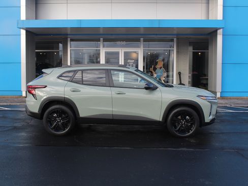 New 2026 Chevrolet Trax ACTIV w/ Sunroof Package image 3
