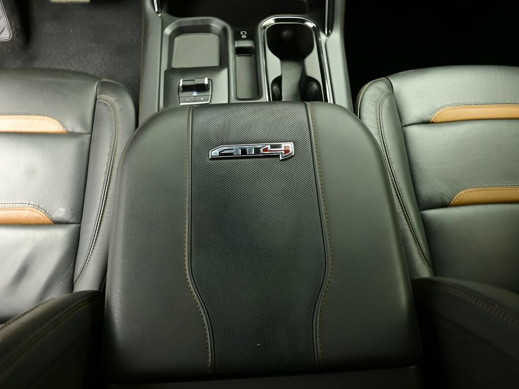 Used 2024 GMC Sierra 2500 AT4 AWD/4WD image 16