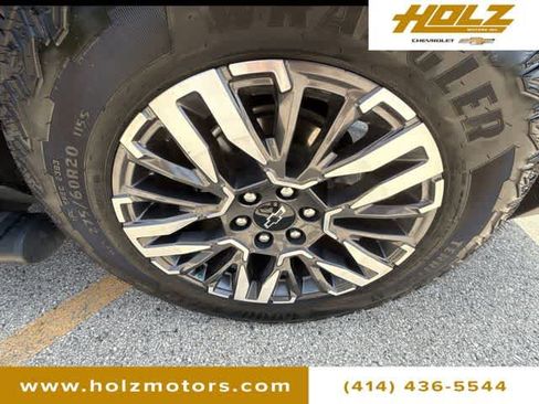 Certified 2026 Chevrolet Tahoe Z71 w/ Sun And Tow Package AWD/4WD image 32