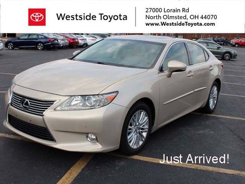 Used 2013 Lexus ES 350 w/ Luxury Pkg FWD image 1