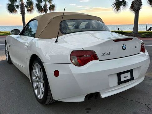 Used 2006 BMW Z4 3.0i RWD image 9