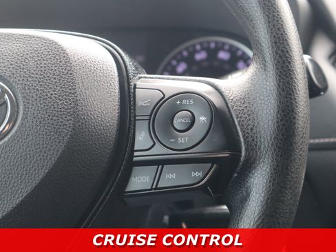 Used 2019 Toyota RAV4 LE image 16