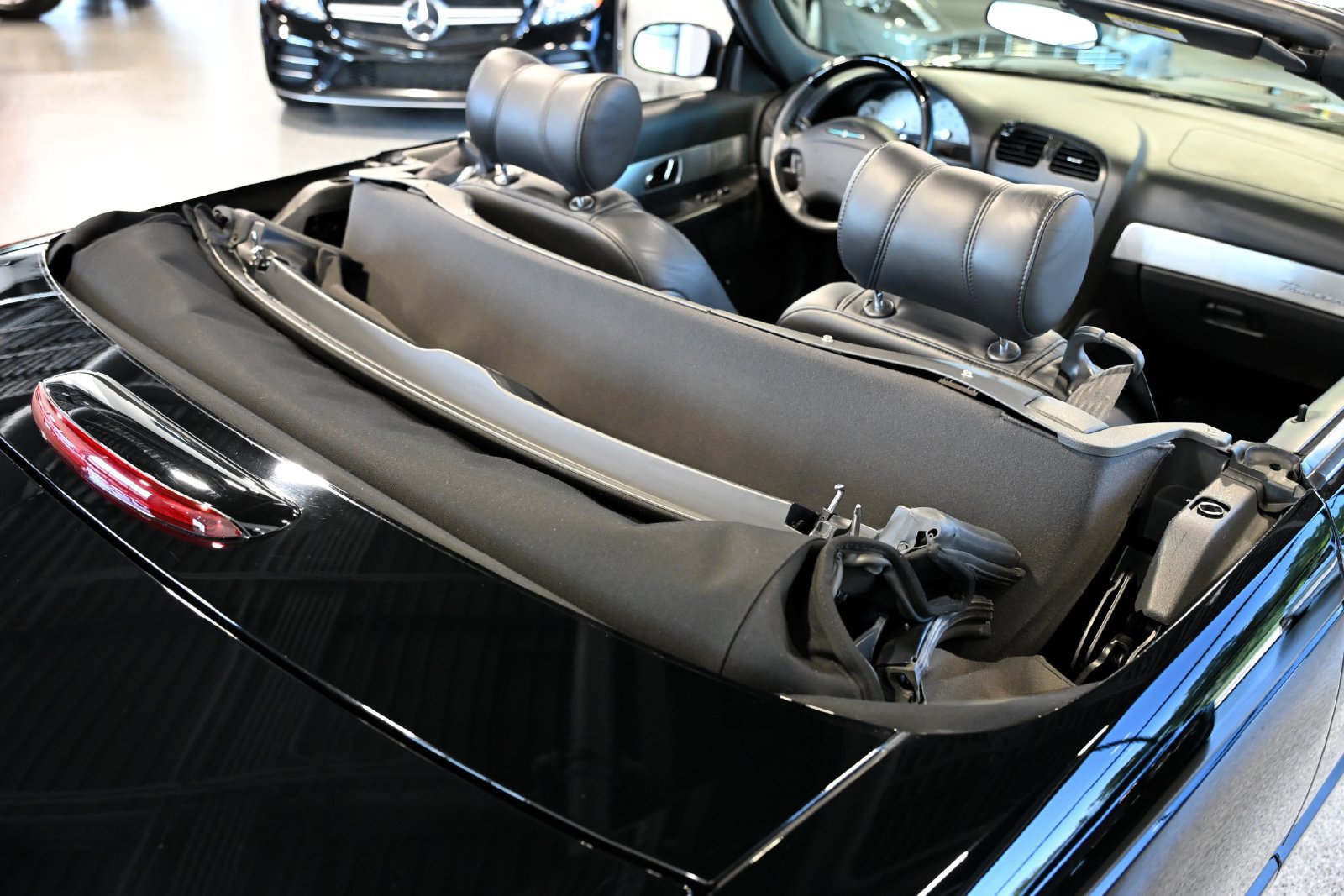 Used 2002 Ford Thunderbird RWD image 21